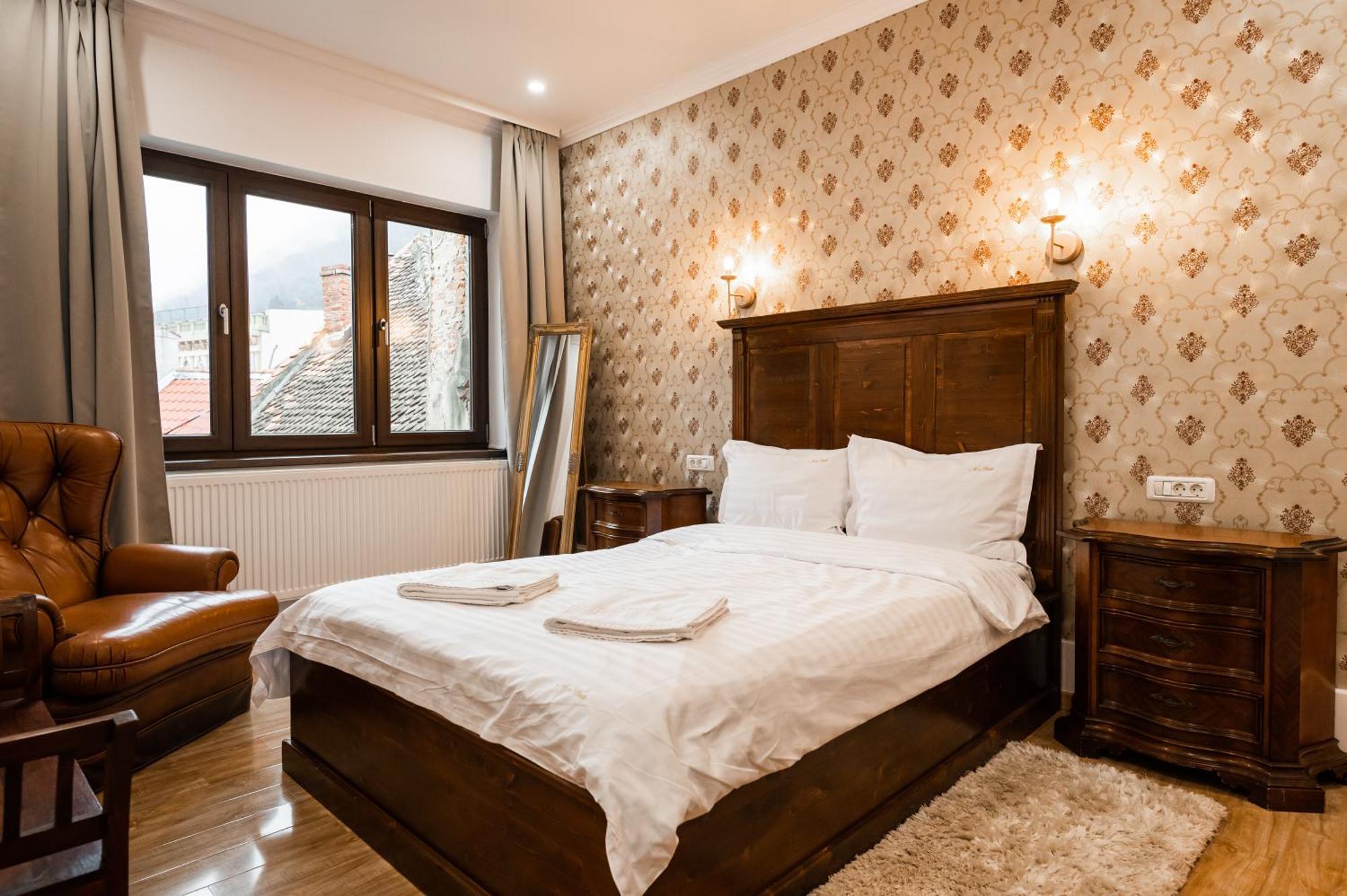 Apollonia Estate Old Town Big And Luxurious Lägenhet Braşov Exteriör bild